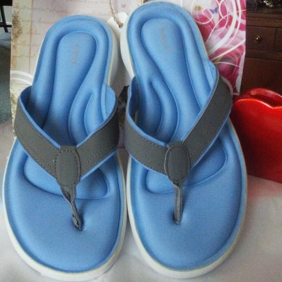 Avenue | Shoes | Avenue Cloudwalkers Thong Sandals Sz W Nwt | Poshmark